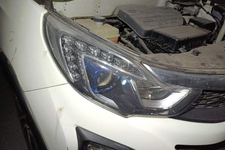 Used BYD Yuan 2016 1.5L Manual Comfort Model Right Front Headlight