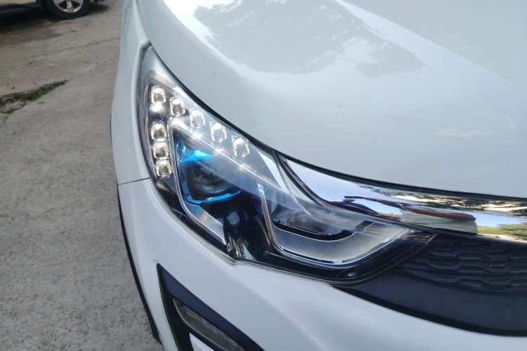 Used BYD Yuan 2016 1.5L Manual Luxury Model Right Front Headlight