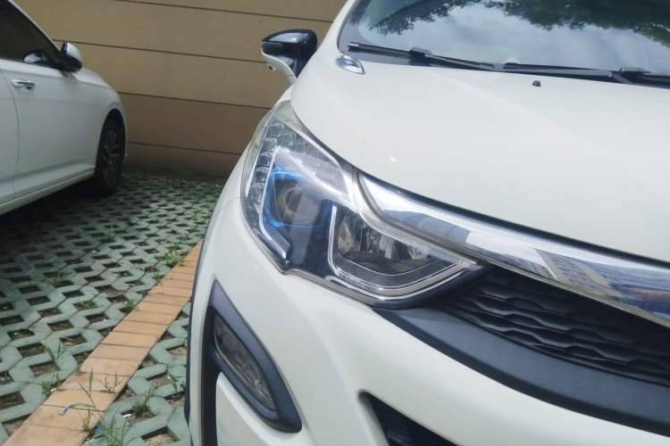 Used BYD Yuan 2016 1.5L Manual Luxury Model Right Front Headlight