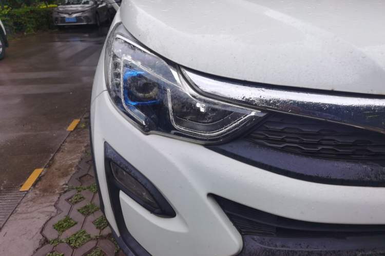 Used BYD Yuan 2016 1.5TID Automatic Luxury Version Right Front Headlight