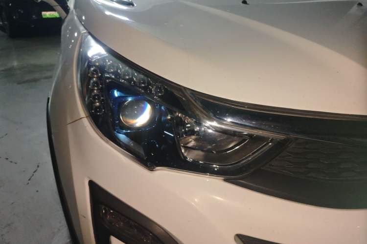 Used BYD Yuan 2016 1.5L Manual Luxury Model Right Front Headlight