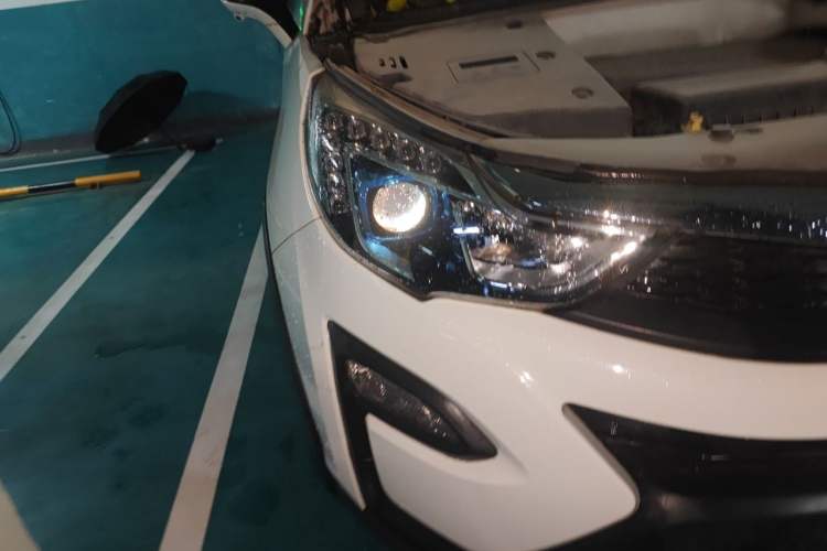 Used BYD Yuan 2016 1.5L Manual Luxury Model Right Front Headlight