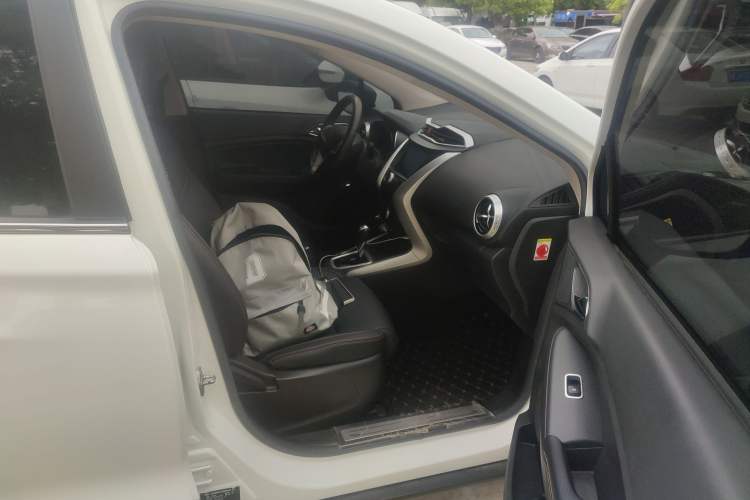 Used BYD Yuan 2016 1.5L Automatic Luxury Version Right Front Seat