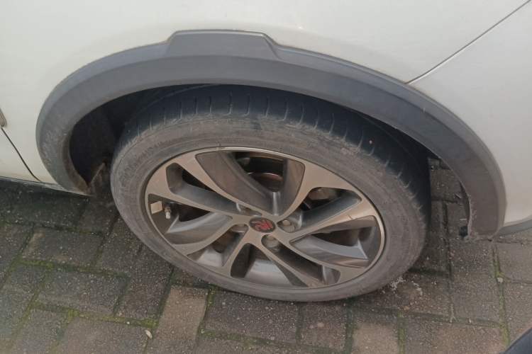 Used BYD Yuan 2016 1.5L Manual Luxury Model Right Front Wheel Hub