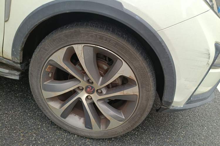 Used BYD Yuan 2016 1.5TID Automatic Luxury Version Right Front Wheel Hub