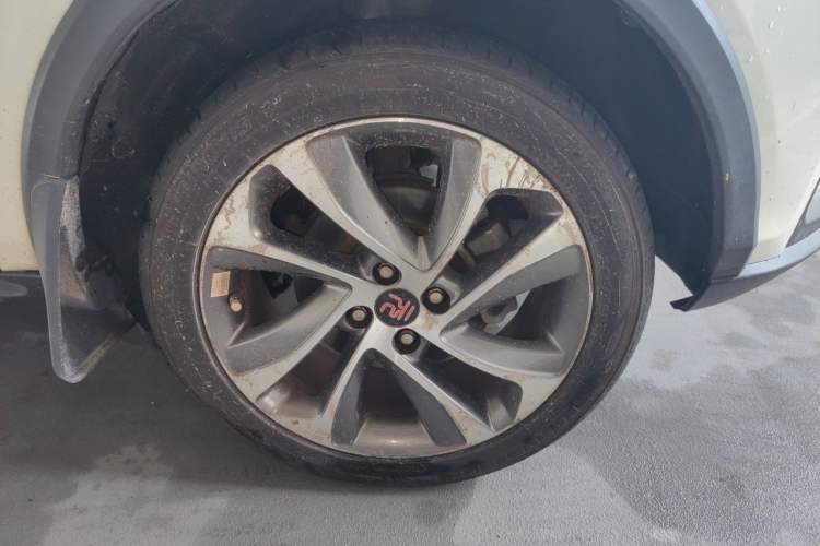 Used BYD Yuan 2016 1.5L Manual Luxury Version Right Front Wheel Hub