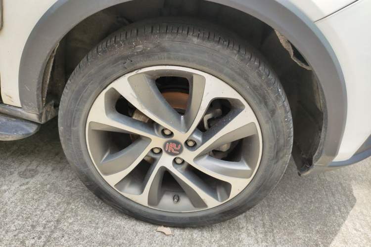 Used BYD Yuan 2016 1.5L Manual Luxury Version Right Front Wheel Hub