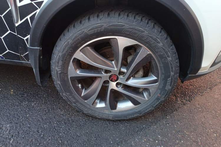 Used BYD Yuan 2016 1.5L Manual Luxury Model Right Front Wheel Hub