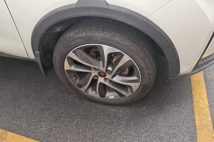 Used BYD Yuan 2016 1.5L Manual Comfort Model Right Front Wheel Hub