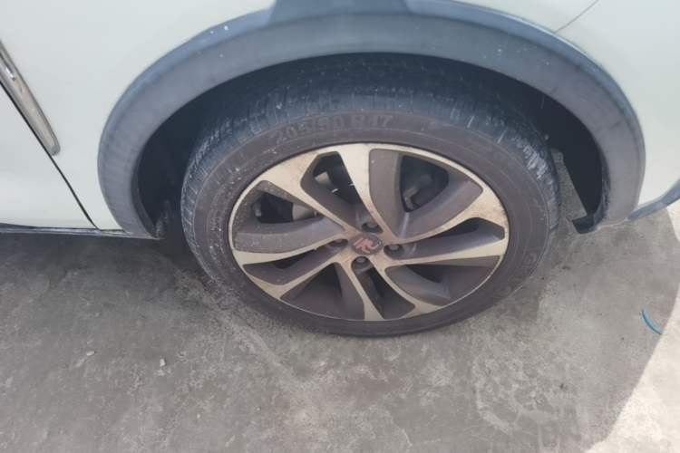 Used BYD Yuan 2016 1.5L Manual Luxury Version Right Front Wheel Hub