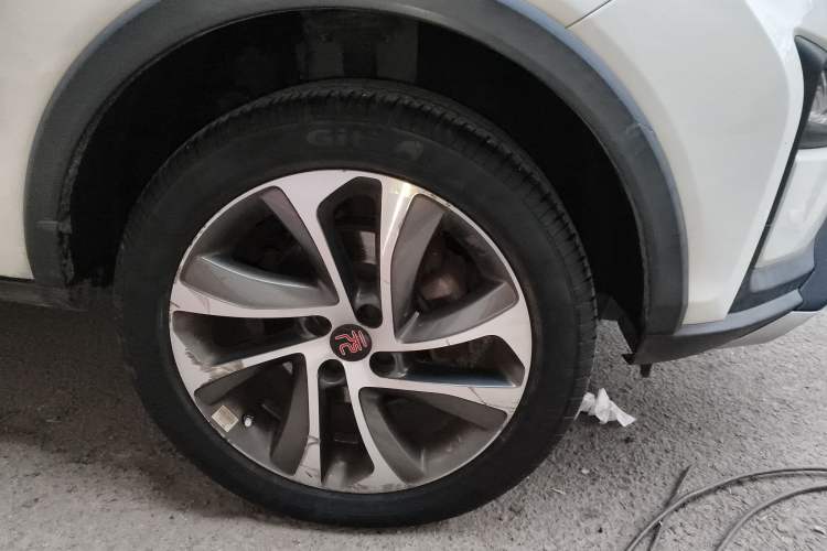 Used BYD Yuan 2016 1.5L Manual Luxury Model Right Front Wheel Hub