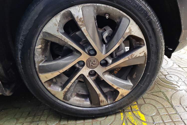 Used BYD Yuan 2016 1.5L Manual Luxury Version Right Front Wheel Hub