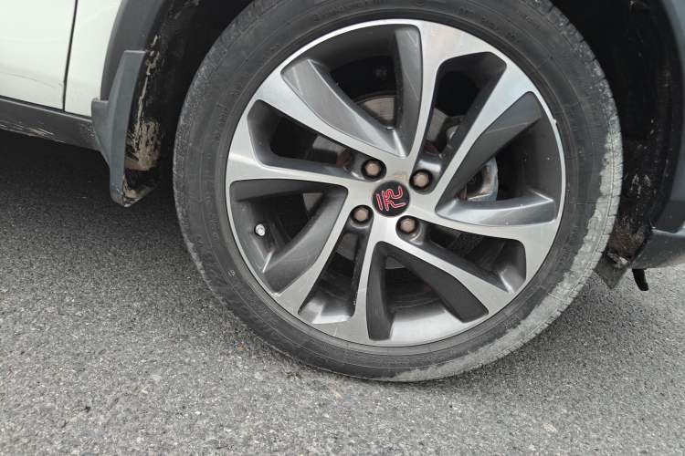 Used BYD Yuan 2016 1.5L Manual Luxury Version Right Front Wheel Hub