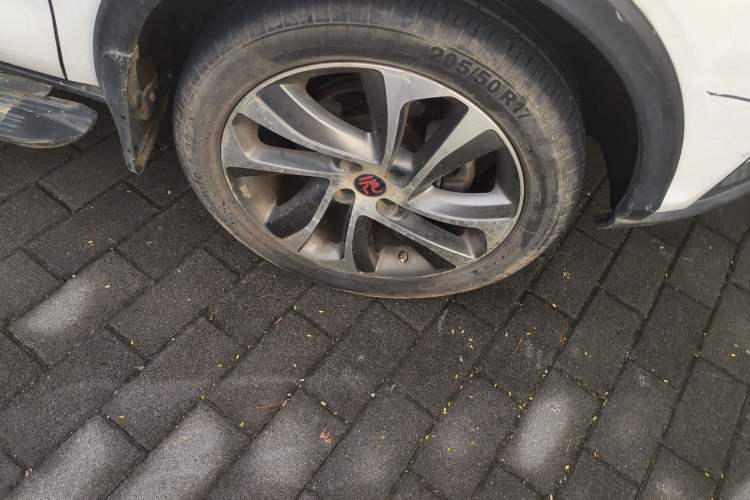 Used BYD Yuan 2016 1.5L Manual Luxury Model Right Front Wheel Hub