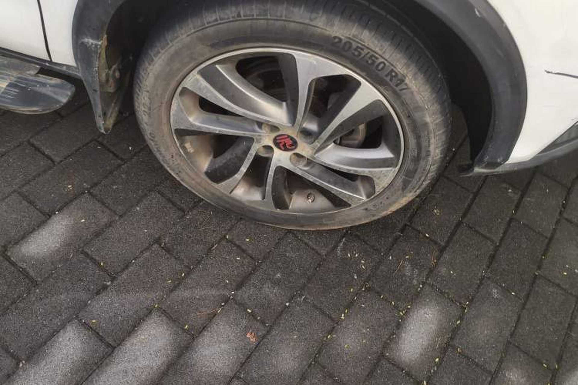 Used BYD Yuan 2016 1.5L Manual Luxury Model Right Front Wheel Hub