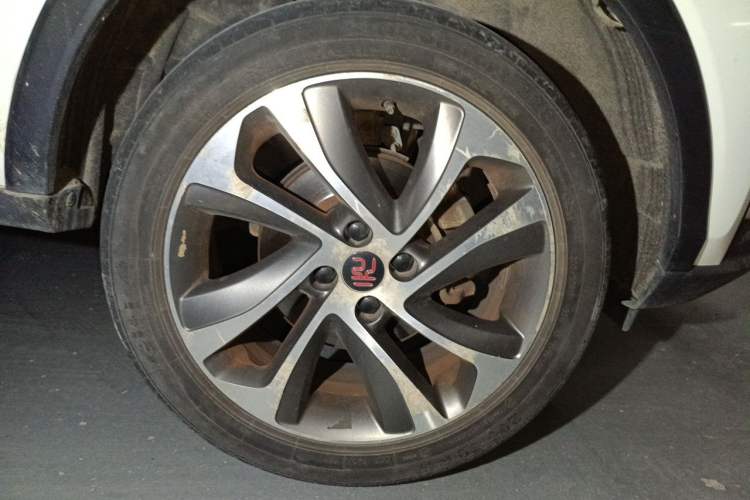 Used BYD Yuan 2016 1.5L Manual Comfort Model Right Front Wheel Hub