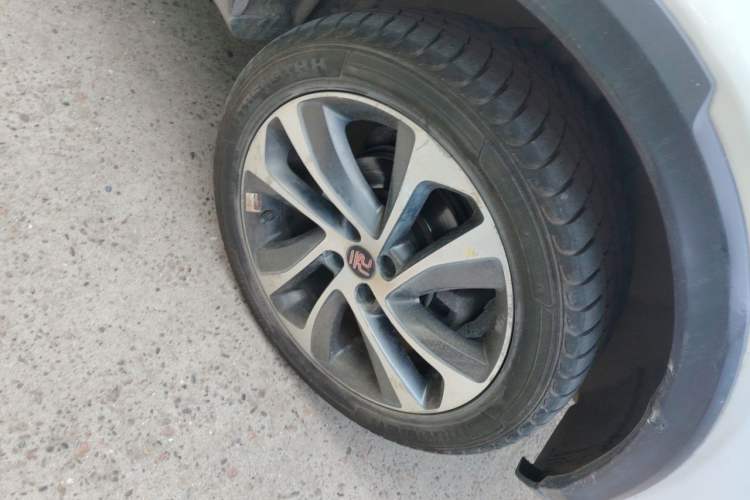 Used BYD Yuan 2016 1.5L Manual Luxury Model Right Front Wheel Hub