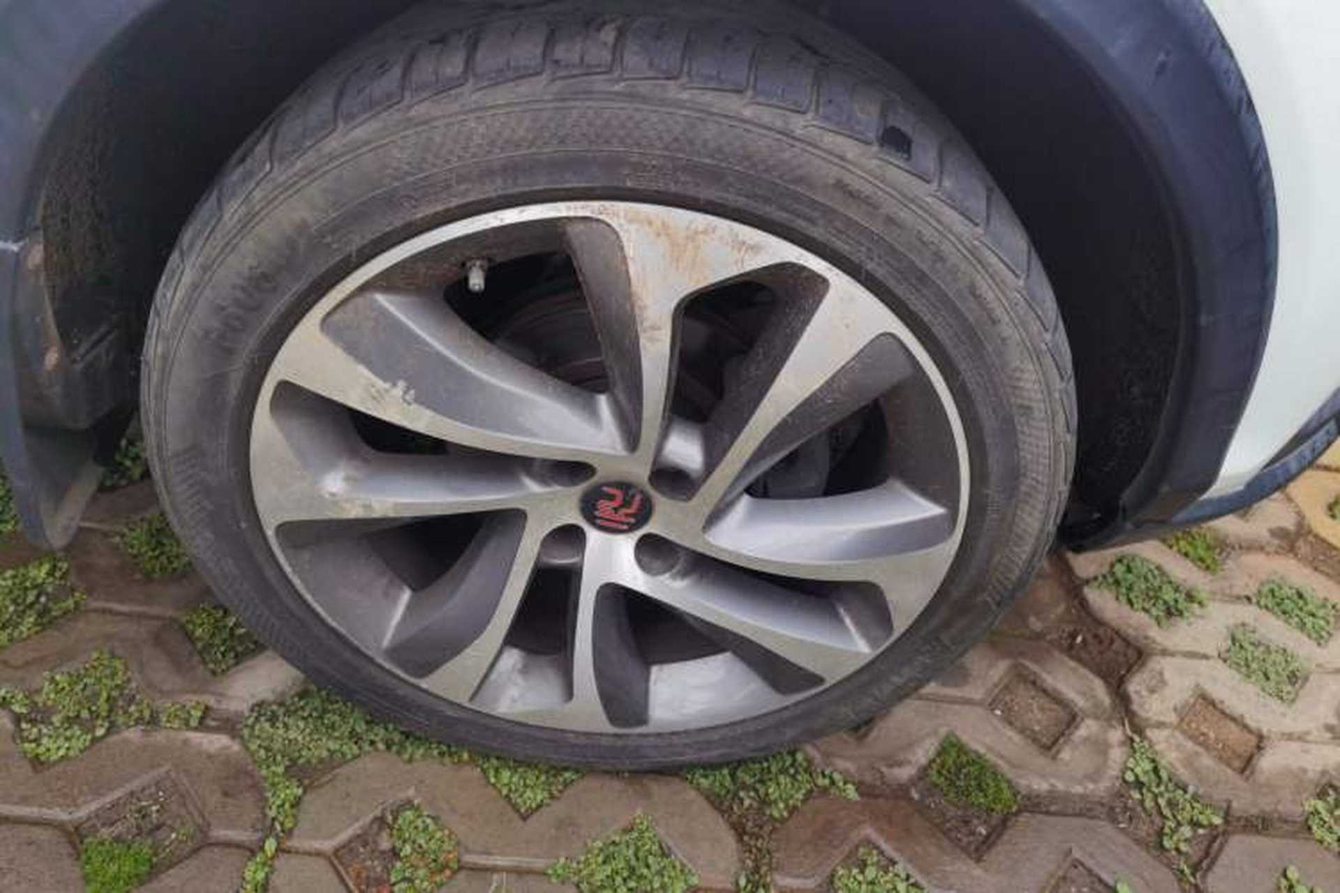 Used BYD Yuan 2016 1.5TID Automatic Luxury Version Right Front Wheel Hub
