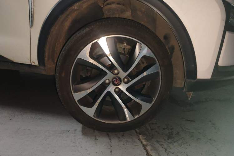 Used BYD Yuan 2016 1.5L Manual Luxury Model Right Front Wheel Hub