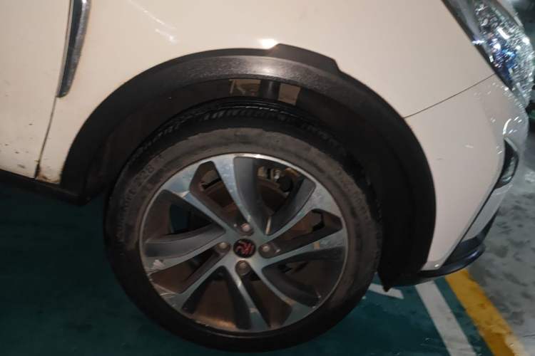 Used BYD Yuan 2016 1.5L Manual Luxury Model Right Front Wheel Hub