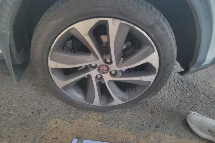 Used BYD Yuan 2016 1.5L Manual Luxury Model Right Front Wheel Hub