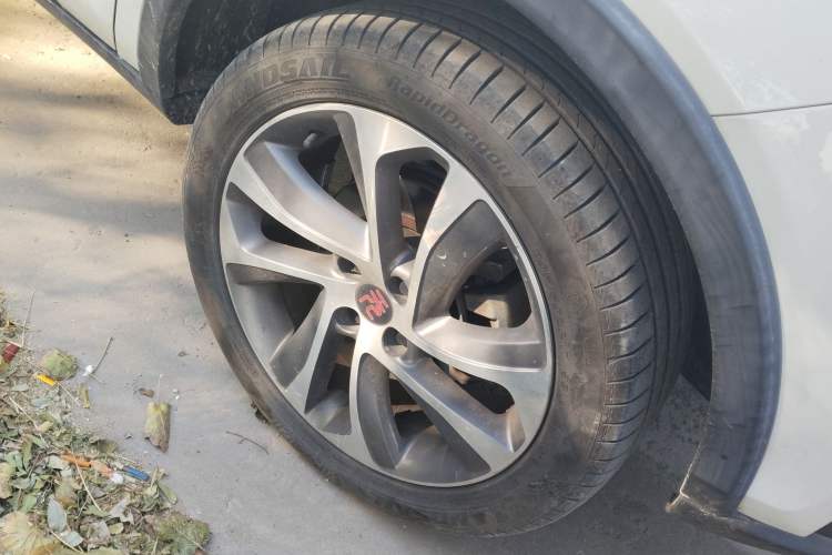 Used BYD Yuan 2016 1.5L Automatic Luxury Version Right Front Wheel Hub