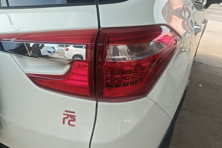 Used BYD Yuan 2016 1.5L Manual Luxury Model Right Rear Taillight