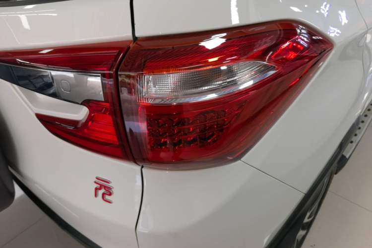 Used BYD Yuan 2016 1.5L Automatic Luxury Version Right Rear Taillight