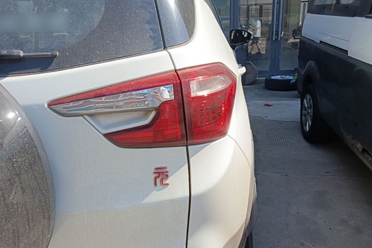 Used BYD Yuan 2016 1.5L Manual Luxury Version Right Rear Taillight