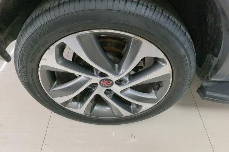 Used BYD Yuan 2016 1.5L Automatic Luxury Version Right Rear Wheel Hub