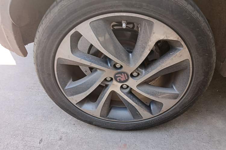 Used BYD Yuan 2016 1.5L Manual Luxury Version Right Rear Wheel Hub
