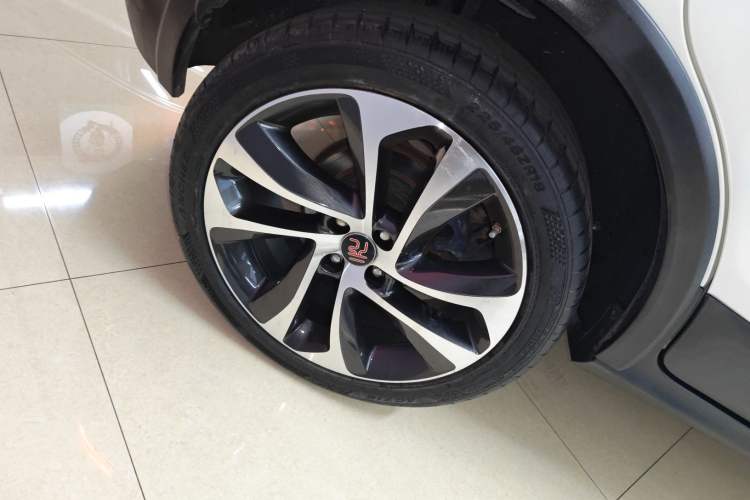 Used BYD Yuan 2016 1.5TID Automatic Luxury Version Right Rear Wheel Hub
