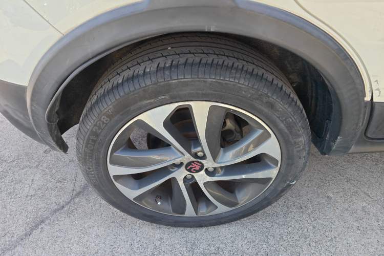 Used BYD Yuan 2016 1.5L Manual Luxury Version Right Rear Wheel Hub