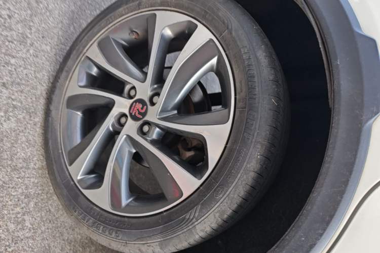 Used BYD Yuan 2016 1.5L Manual Luxury Version Right Rear Wheel Hub