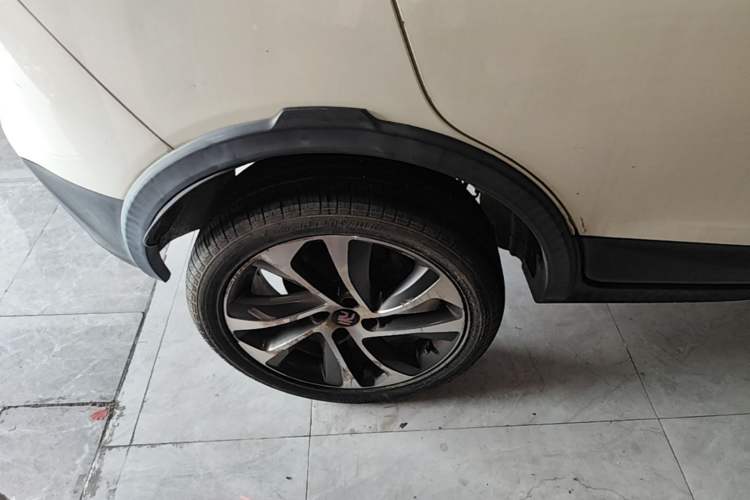 Used BYD Yuan 2016 1.5L Automatic Luxury Version Right Rear Wheel Hub