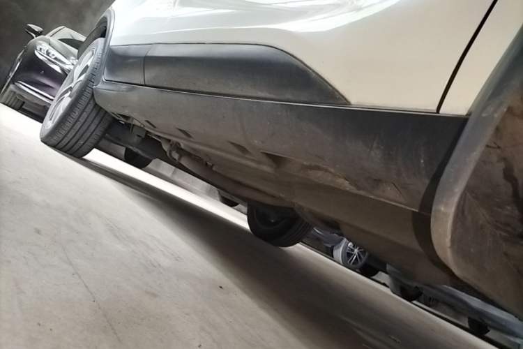 Used BYD Yuan 2016 1.5L Manual Luxury Version Right Side Sill