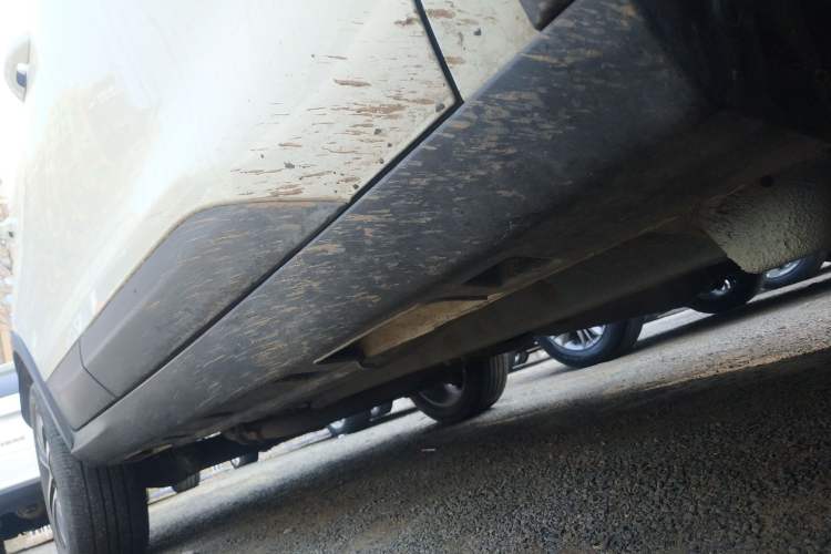 Used BYD Yuan 2016 1.5L Manual Luxury Version Right Side Sill