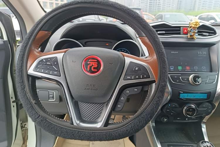 Used BYD Yuan 2016 1.5L Manual Luxury Model Steering Wheel