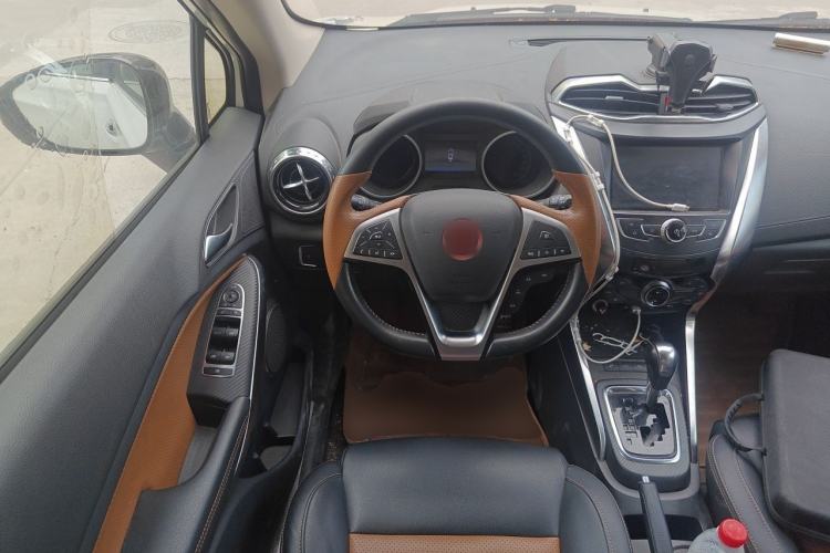 Used BYD Yuan 2016 1.5TID Automatic Luxury Version Steering Wheel