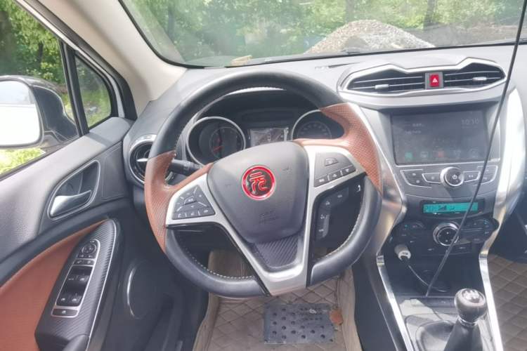Used BYD Yuan 2016 1.5L Manual Luxury Version Steering Wheel