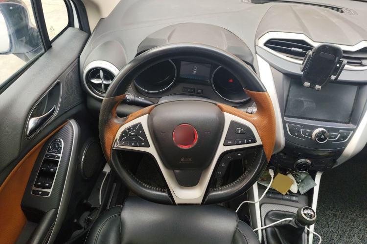 Used BYD Yuan 2016 1.5L Manual Luxury Version Steering Wheel