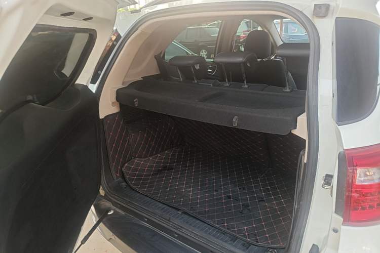 Used BYD Yuan 2016 1.5L Manual Luxury Model Trunk