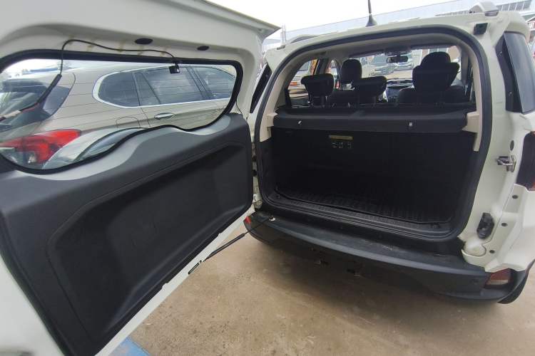 Used BYD Yuan 2016 1.5L Manual Luxury Model Trunk