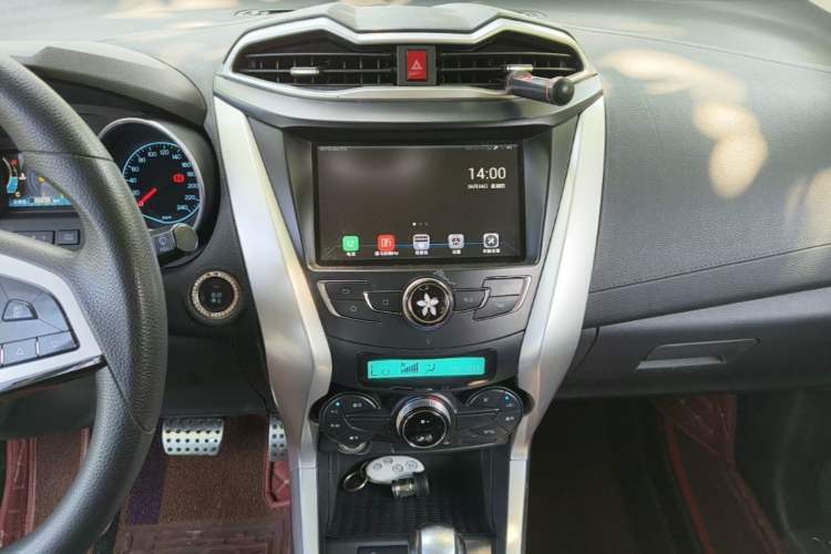 Used BYD Yuan 2017 1.5L Automatic Cool & Connected Model Audio And AC Panel