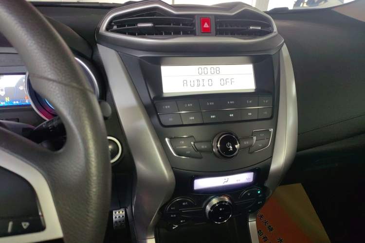 Used BYD Yuan 2017 1.5L Automatic Cool & Stylish Model Audio And AC Panel