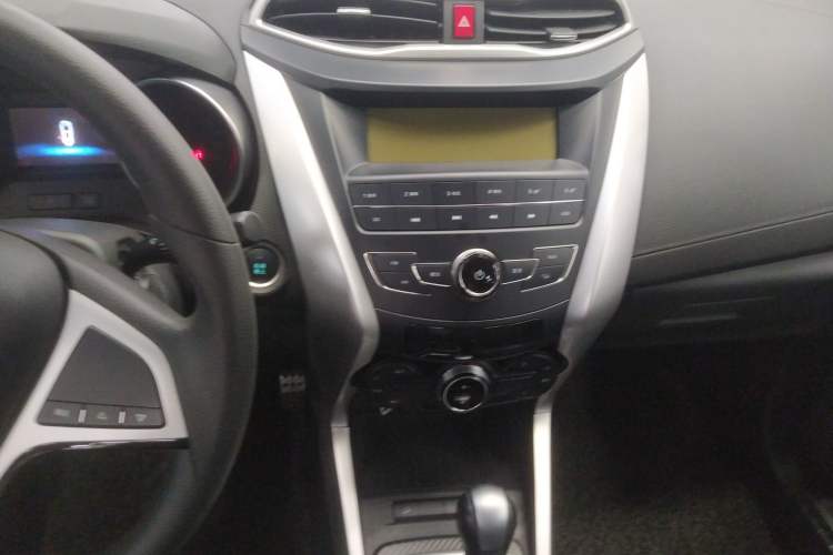 Used BYD Yuan 2017 1.5L Automatic Cool & Stylish Model Audio And AC Panel