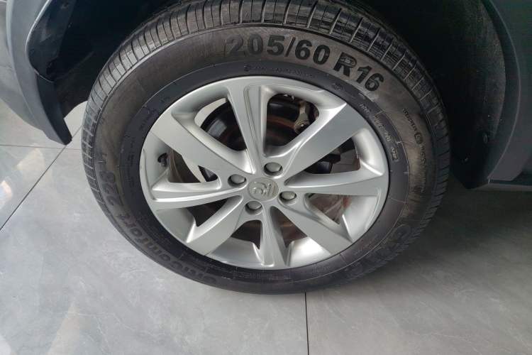 Used BYD Yuan 2017 1.5L Automatic Cool & Stylish Model Exterior 5