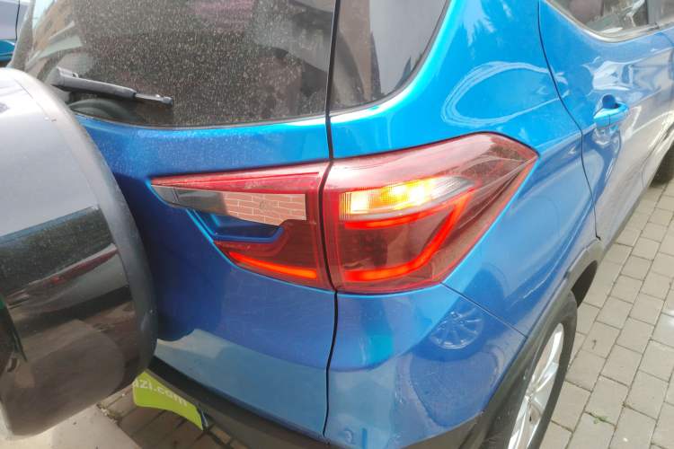 Used BYD Yuan 2017 1.5L Automatic Cool & Stylish Model Exterior 6