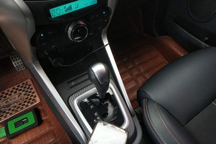 Used BYD Yuan 2017 1.5L Automatic Cool & Connected Model Gear Lever