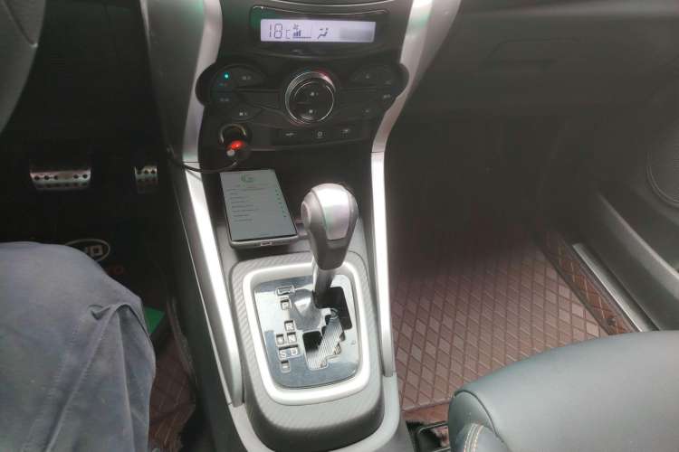 Used BYD Yuan 2017 1.5L Automatic Cool & Stylish Model Gear Lever